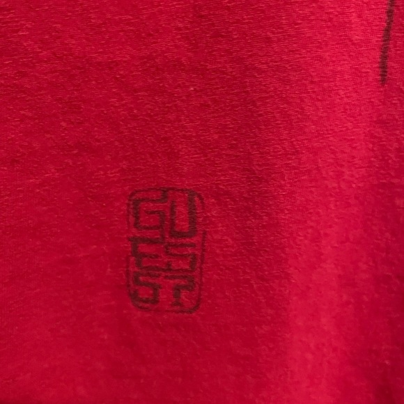 Red Guess novelty tee shirt with horse print. Size M - Picture 2 of 6